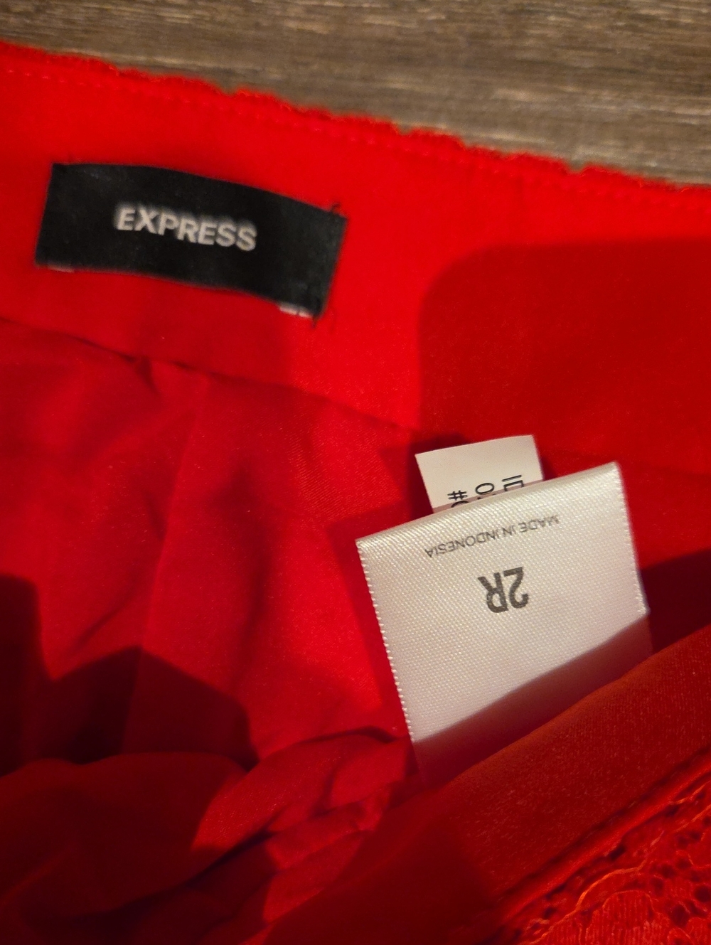 ❤️ NWOT! EXPRESS RED LACE HIGH WAIST LACE FLARE PANTS, 2 (26) - Picture 8 of 15
